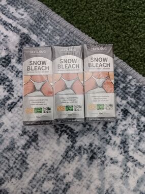 Jaysuing Snow Bleach Skin Lightening Gel - White